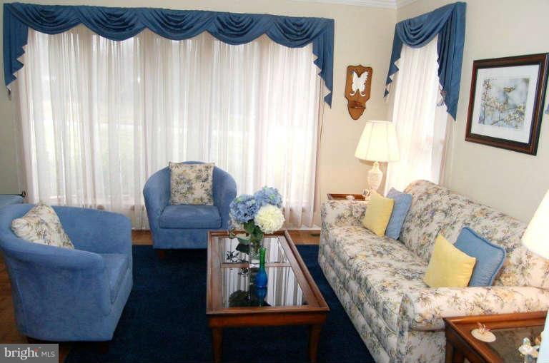 4200 Holbrook Road Randallstown, MD 21133 - Photo 18 of 30 Living Room