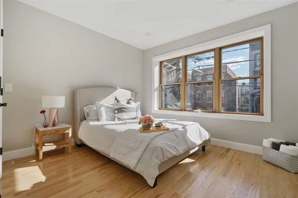 $2,500 | 346 Communipaw Avenue, Unit 2F, Jersey City, NJ 07304