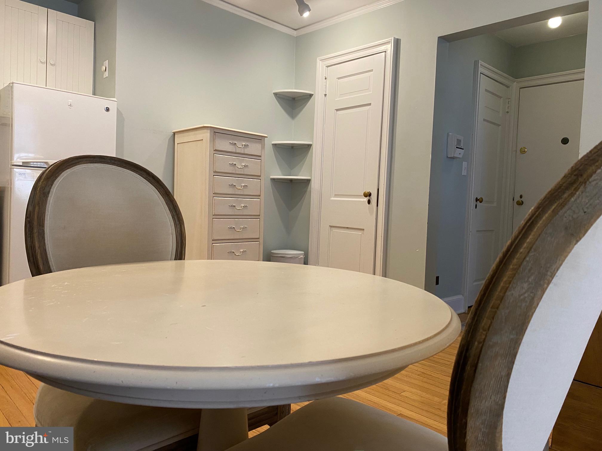 21 Palmer Square West, Unit D Princeton, NJ 08542 - Photo 2 of 8