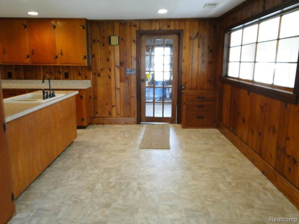 15748 Almont Road Allenton, MI 48002 - Photo 9 of 28 Dining Room