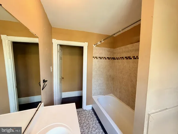 $1,900 | 400 West 3rd Street, Wilmington, DE 19801