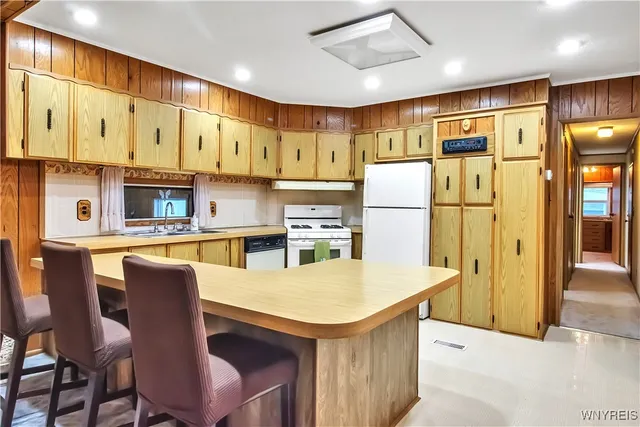 $40,000 | 41 South Roxbury Drive, Hamburg, NY 14075