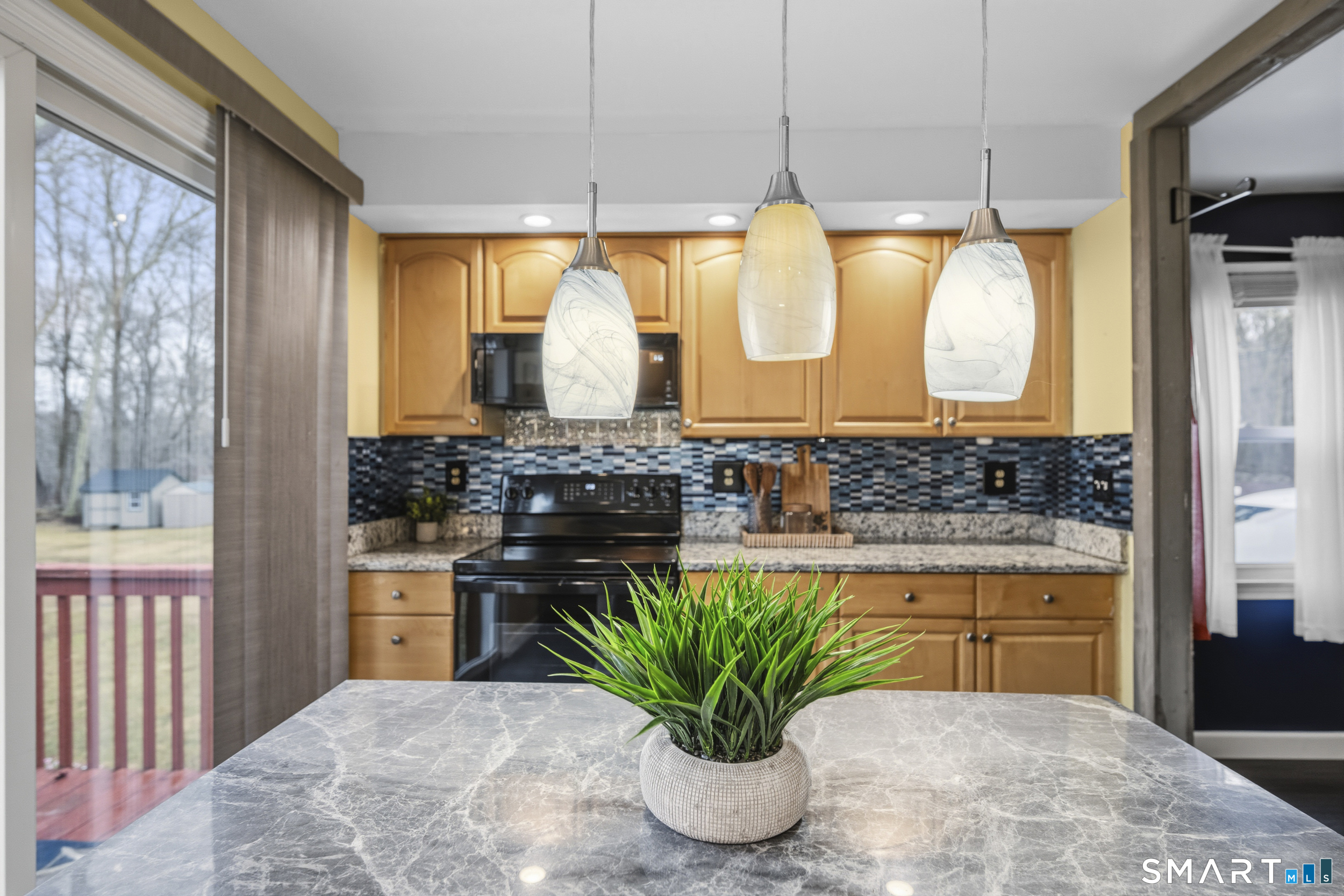 510 Flanders Road Groton, CT 06355 - Photo 13 of 38