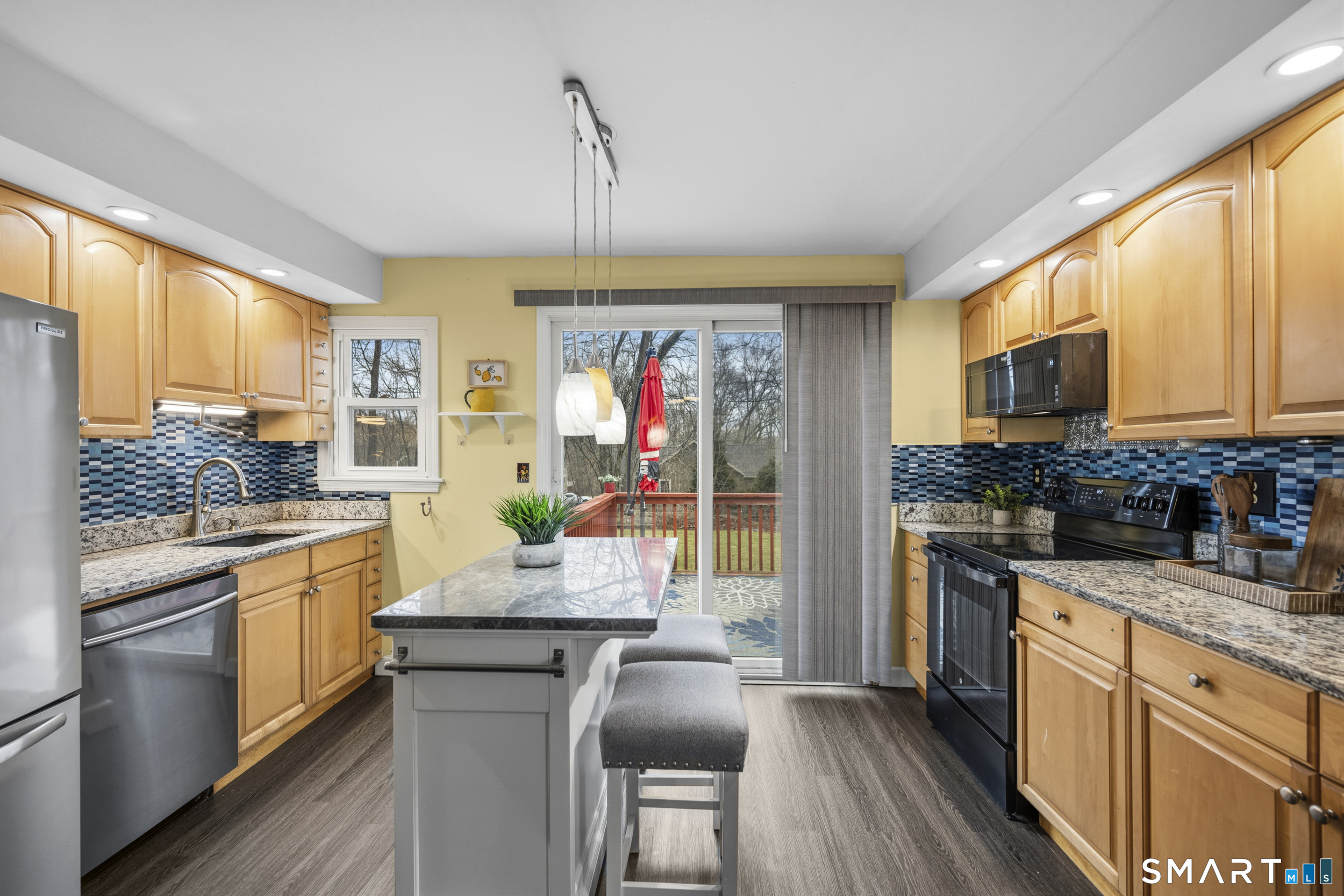 510 Flanders Road Groton, CT 06355 - Photo 14 of 38