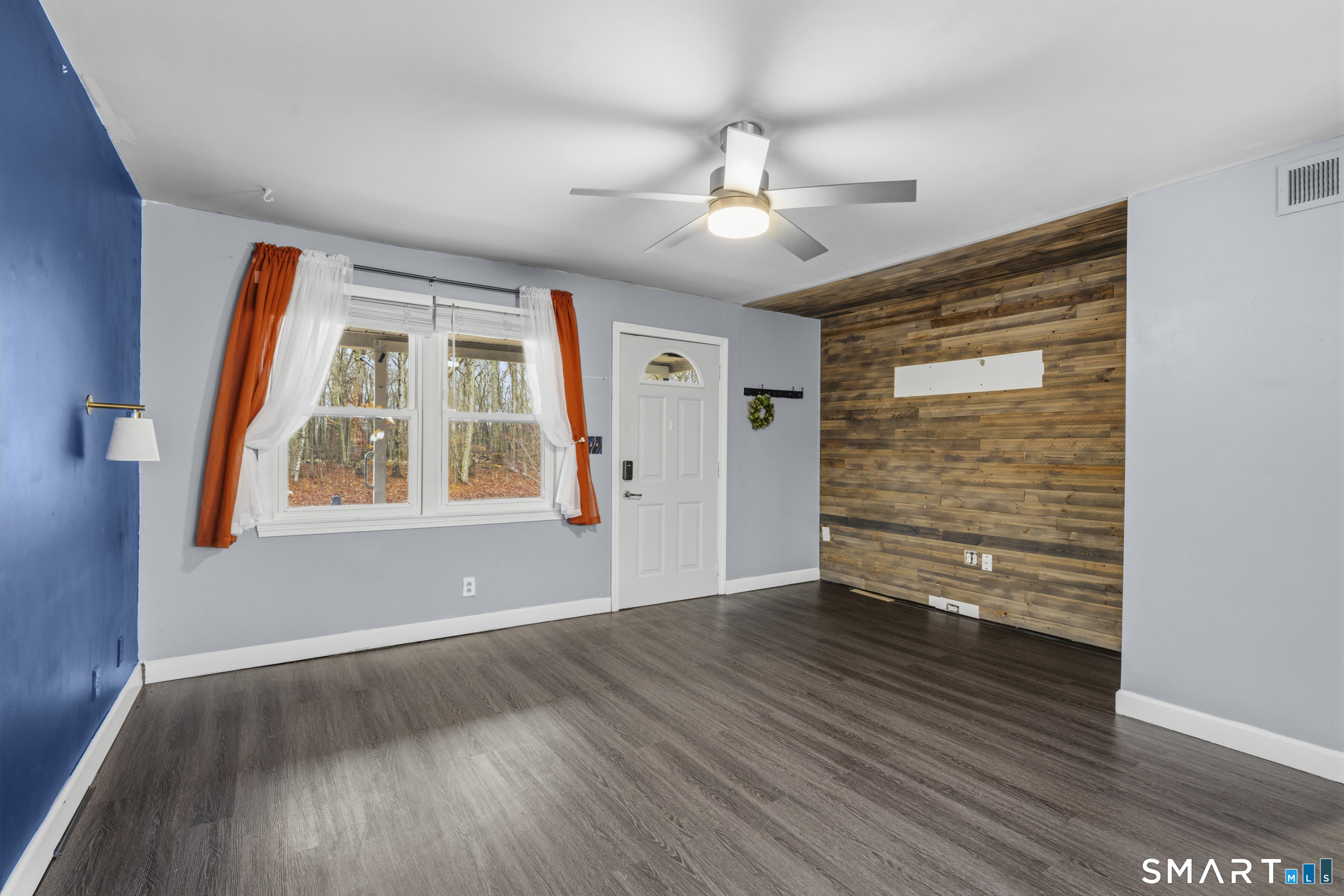 510 Flanders Road Groton, CT 06355 - Photo 6 of 38