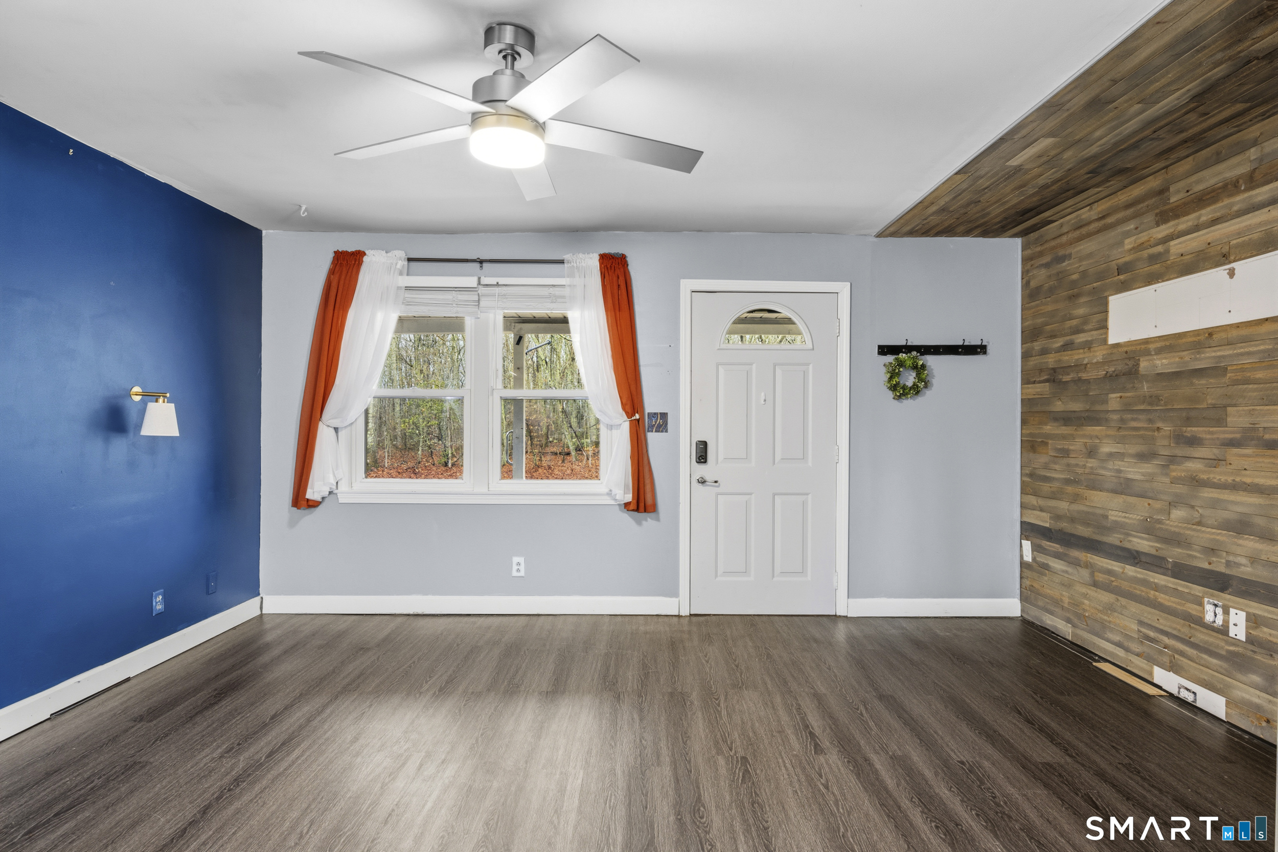 510 Flanders Road Groton, CT 06355 - Photo 7 of 38