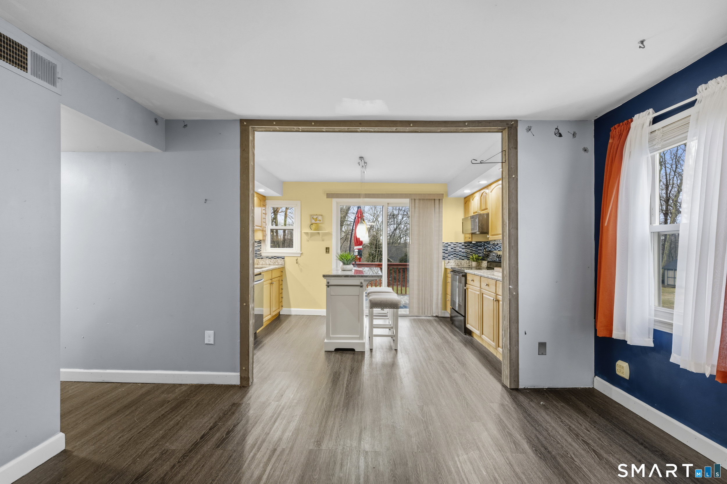 510 Flanders Road Groton, CT 06355 - Photo 9 of 38