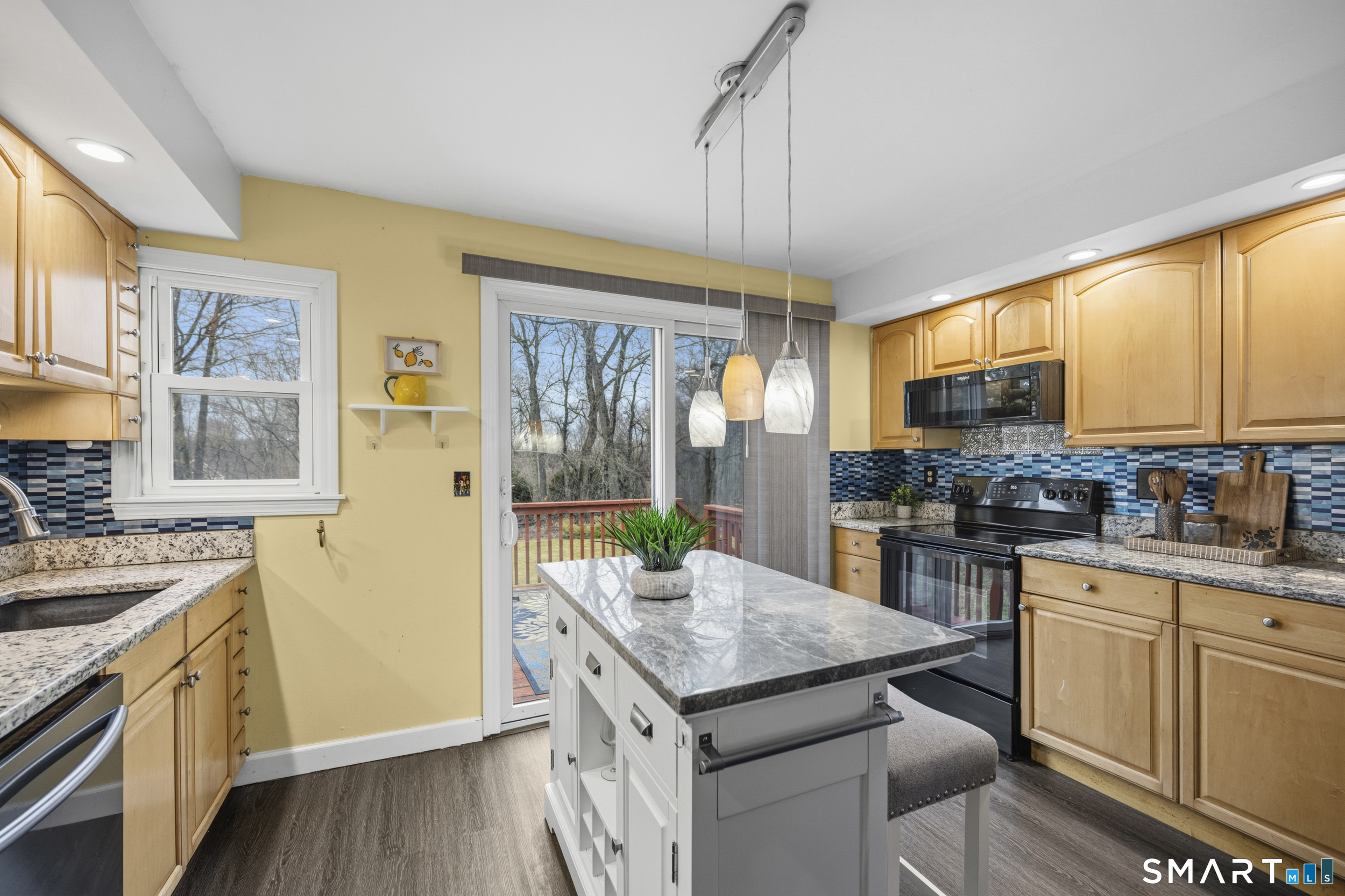 510 Flanders Road Groton, CT 06355 - Photo 10 of 38