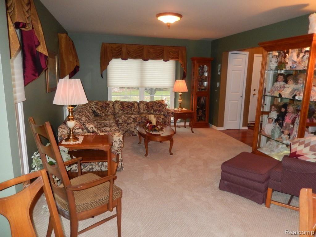 1007 Pointe Pl Boulevard Rochester, MI 48307 - Photo 7 of 18