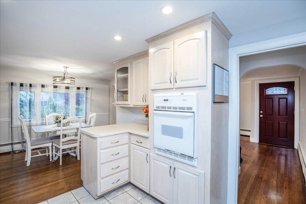 128 Wilmington Road Burlington, MA 01803 - Photo 12 of 38 Gallery Image 12