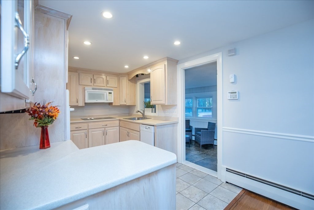 128 Wilmington Road Burlington, MA 01803 - Photo 13 of 38 Gallery Image 13
