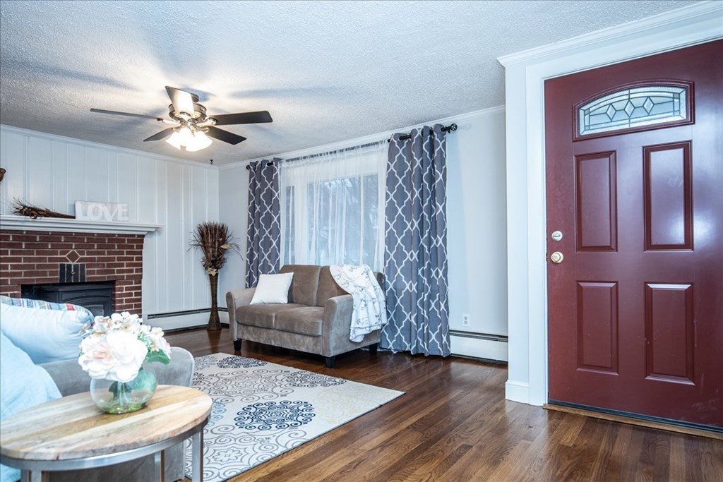 128 Wilmington Road Burlington, MA 01803 - Photo 3 of 38 Gallery Image 3