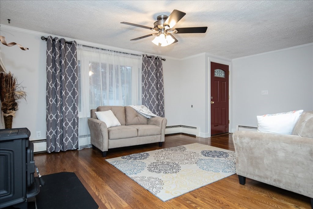 128 Wilmington Road Burlington, MA 01803 - Photo 4 of 38 Gallery Image 4