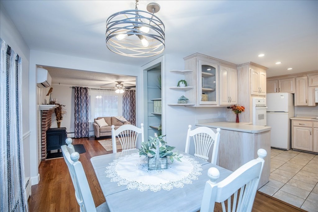 128 Wilmington Road Burlington, MA 01803 - Photo 9 of 38 Gallery Image 9