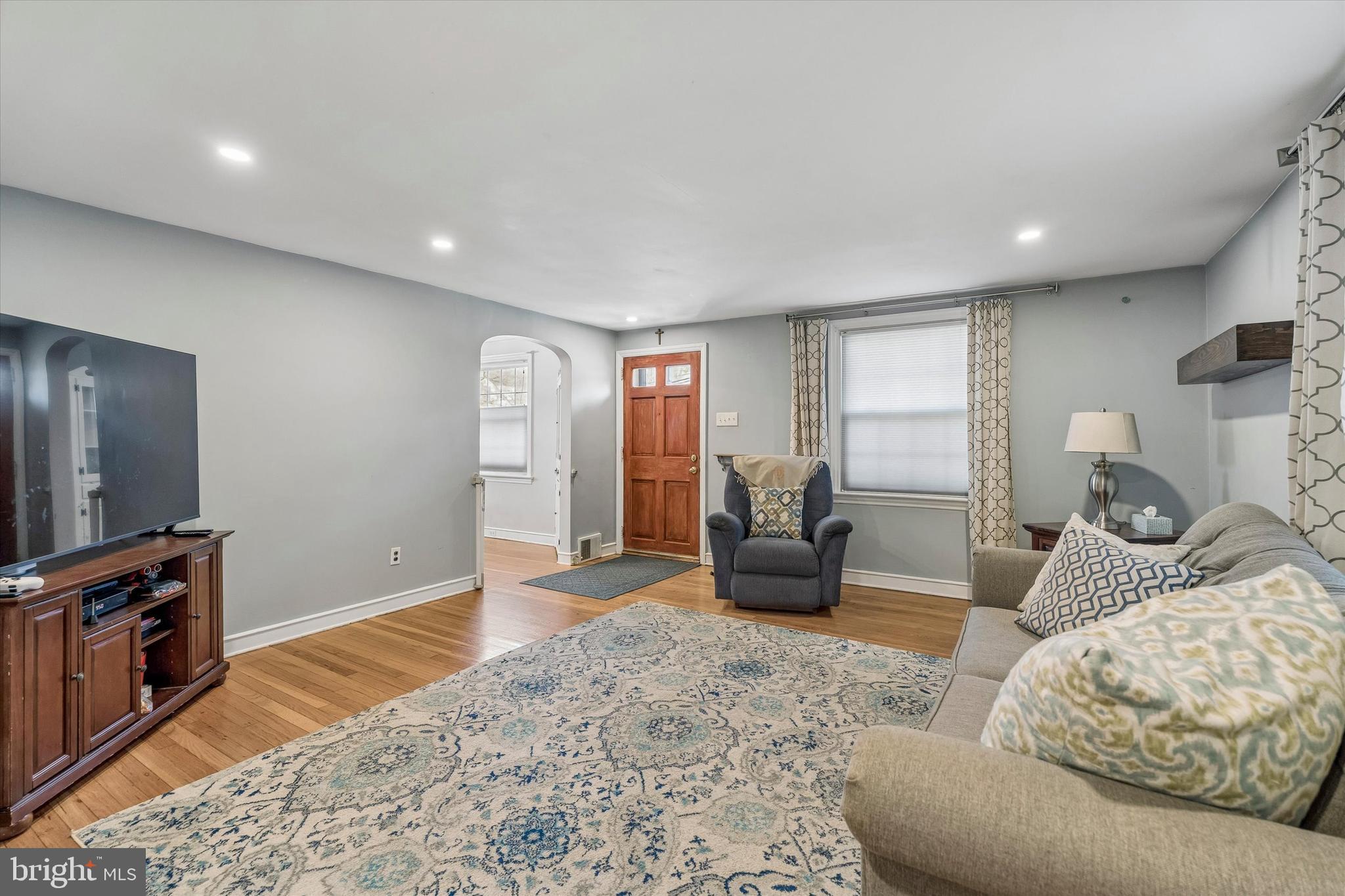 42 Greenhill Road Springfield, PA 19064 - Photo 3 of 29 Gallery Image 3