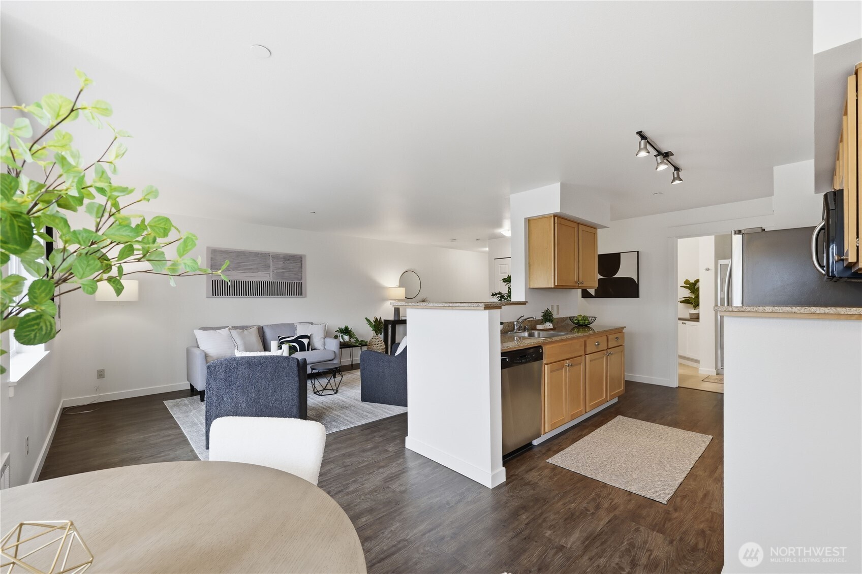 300 High School Road Northeast, Unit 300 Bainbridge Island, WA 98110 - Photo 7 of 32