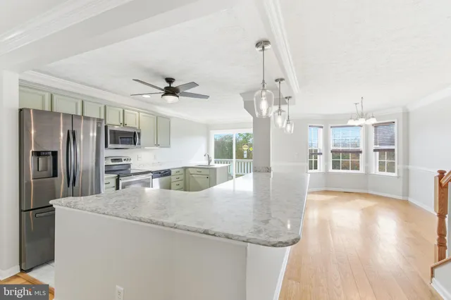 $415,000 | 24 Greenoak Lane, Berkeley Springs, WV 25411