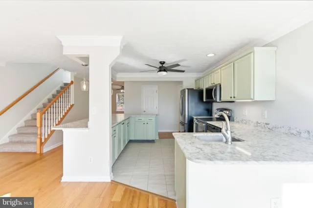 $415,000 | 24 Greenoak Lane, Berkeley Springs, WV 25411