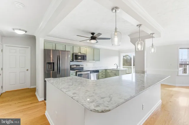 $415,000 | 24 Greenoak Lane, Berkeley Springs, WV 25411