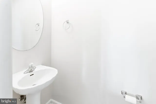 $415,000 | 24 Greenoak Lane, Berkeley Springs, WV 25411