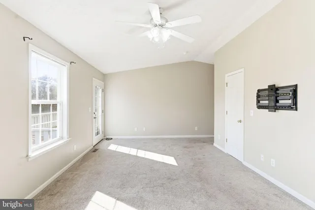 $415,000 | 24 Greenoak Lane, Berkeley Springs, WV 25411