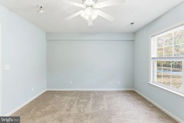 $415,000 | 24 Greenoak Lane, Berkeley Springs, WV 25411