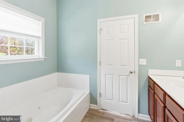 $415,000 | 24 Greenoak Lane, Berkeley Springs, WV 25411