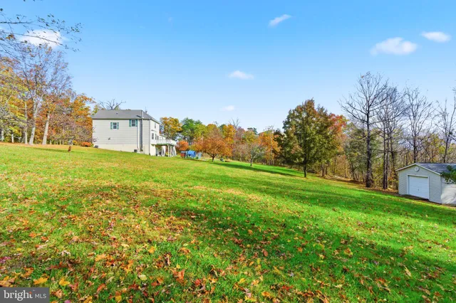 $415,000 | 24 Greenoak Lane, Berkeley Springs, WV 25411