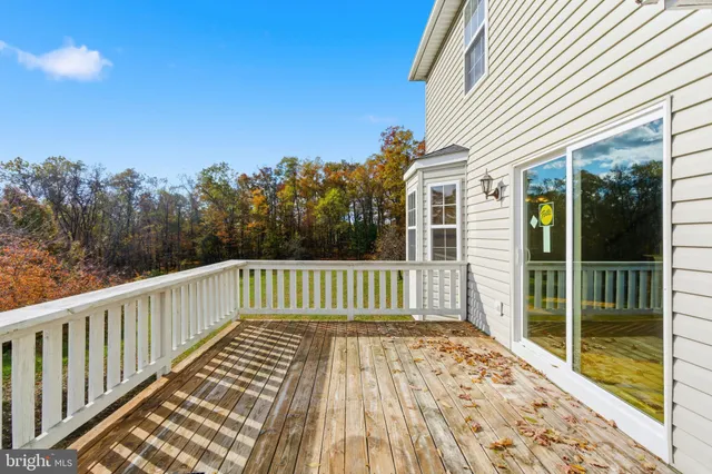 $415,000 | 24 Greenoak Lane, Berkeley Springs, WV 25411