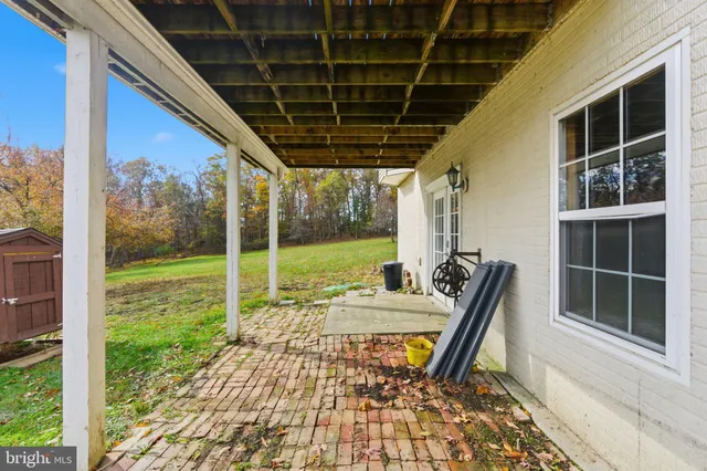 $415,000 | 24 Greenoak Lane, Berkeley Springs, WV 25411