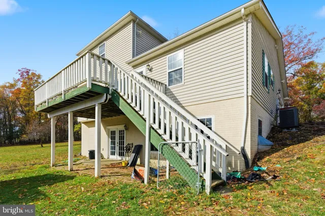 $415,000 | 24 Greenoak Lane, Berkeley Springs, WV 25411