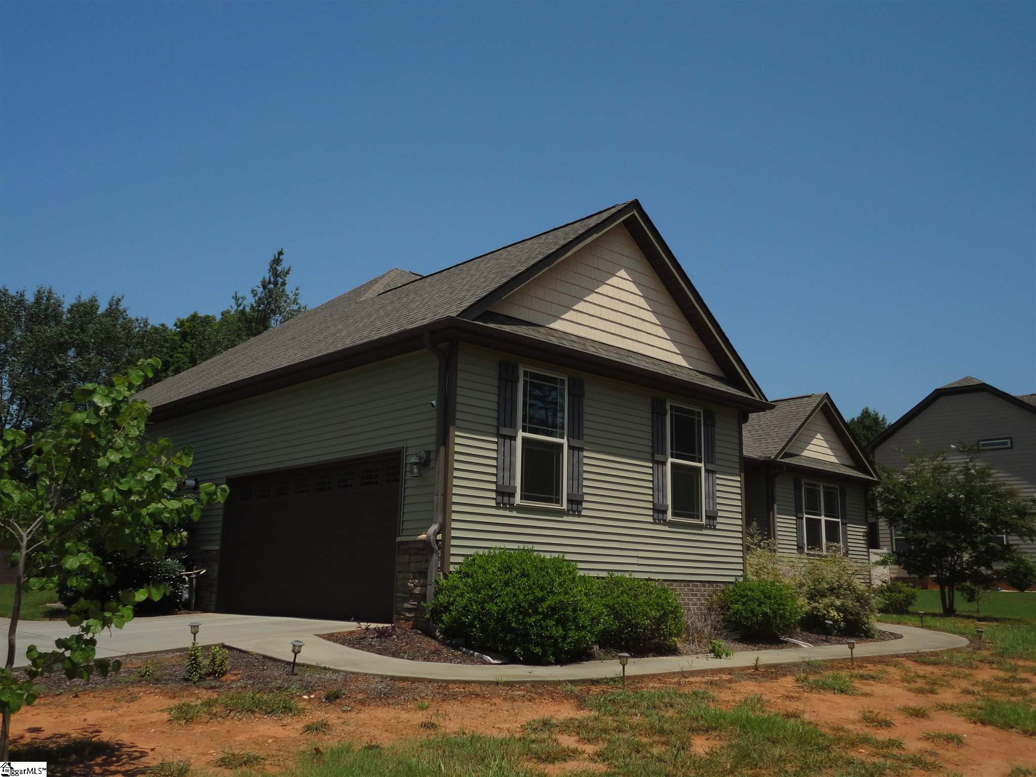 522 Hammett Bridge Road Greer, SC 29650 - Photo 5 of 34