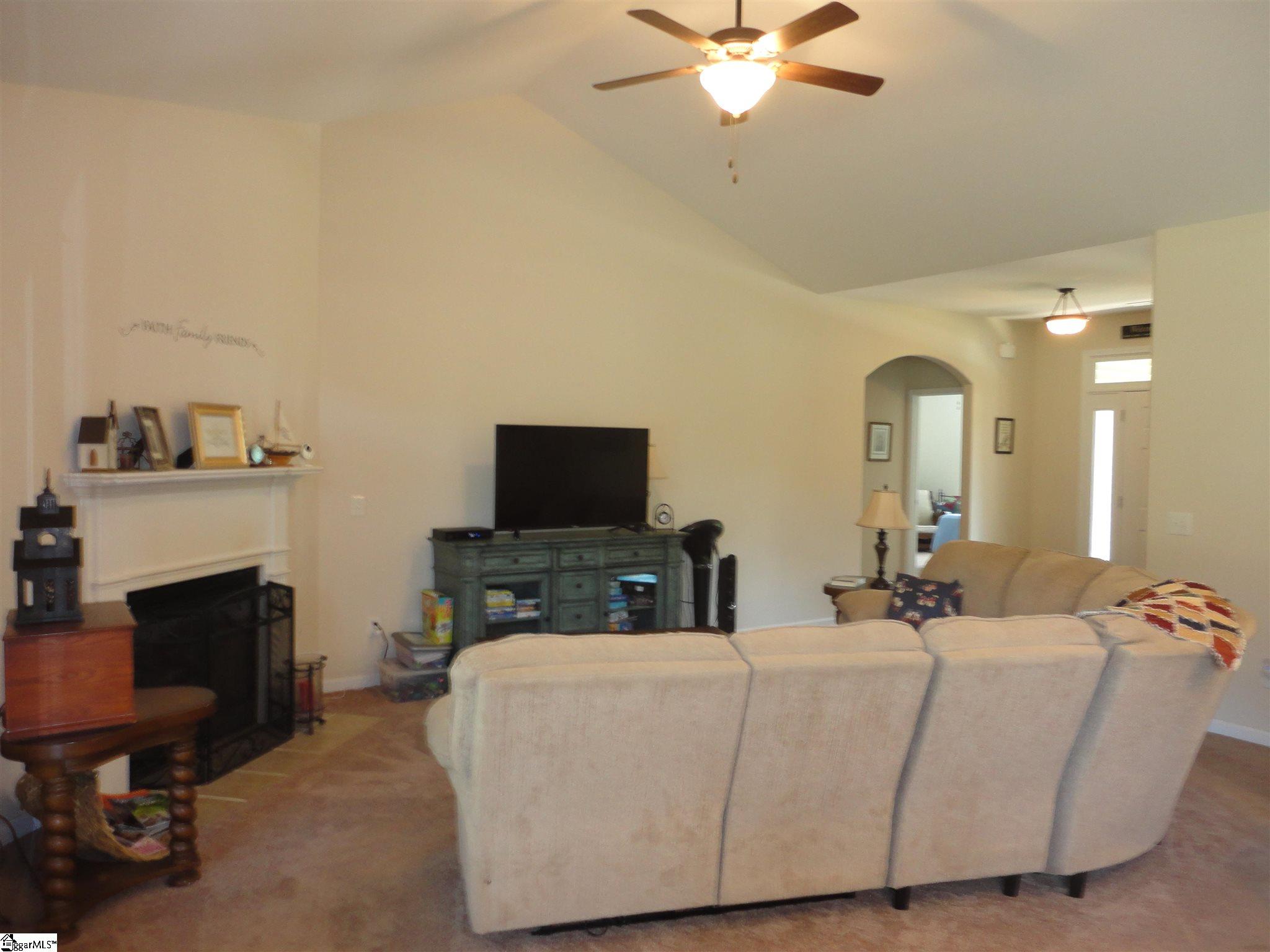 522 Hammett Bridge Road Greer, SC 29650 - Photo 7 of 34