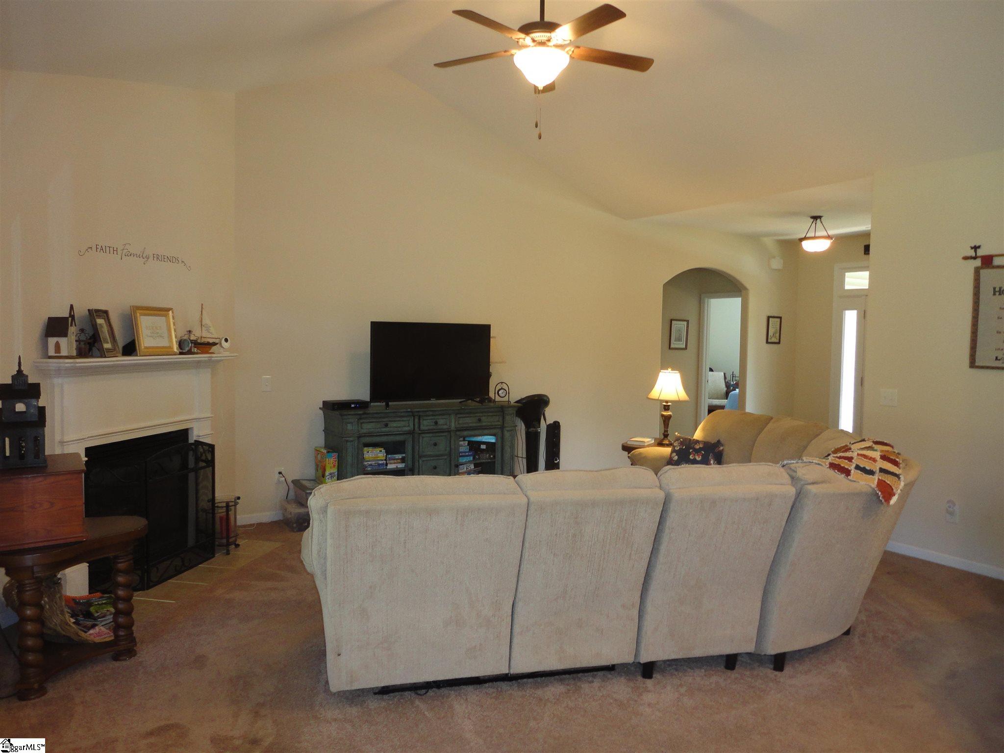 522 Hammett Bridge Road Greer, SC 29650 - Photo 9 of 34