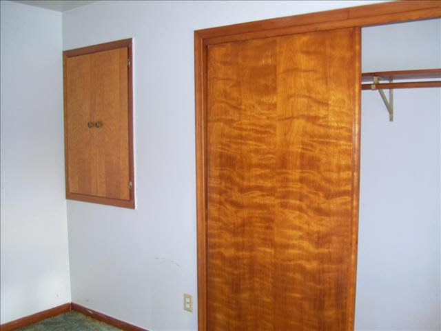 2755 East Creek Road Carleton, MI 48117 - Photo 7 of 17 20389915-6.JPG