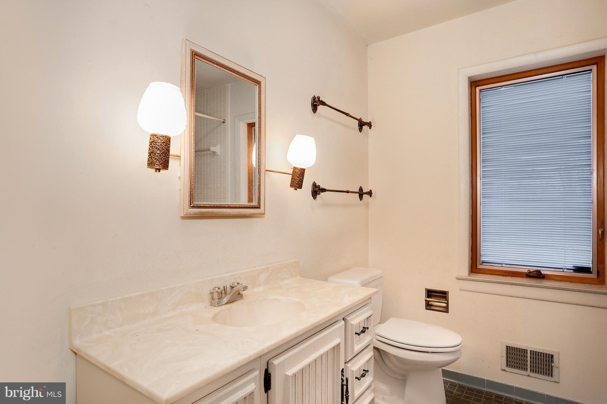 3955 Wayson Road Davidsonville, MD 21035 - Photo 16 of 28 Bath (Master)