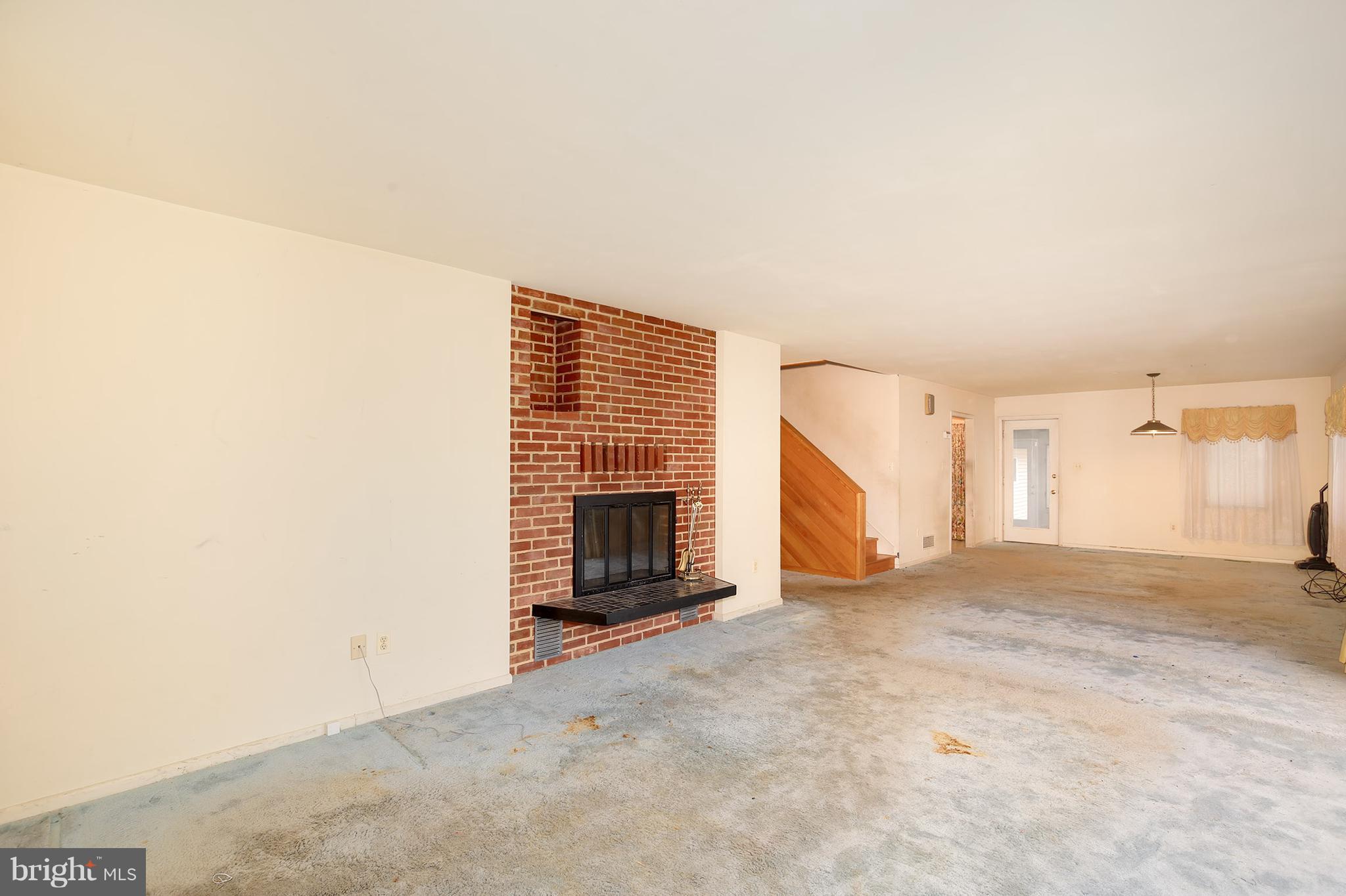3955 Wayson Road Davidsonville, MD 21035 - Photo 5 of 28 Family Room