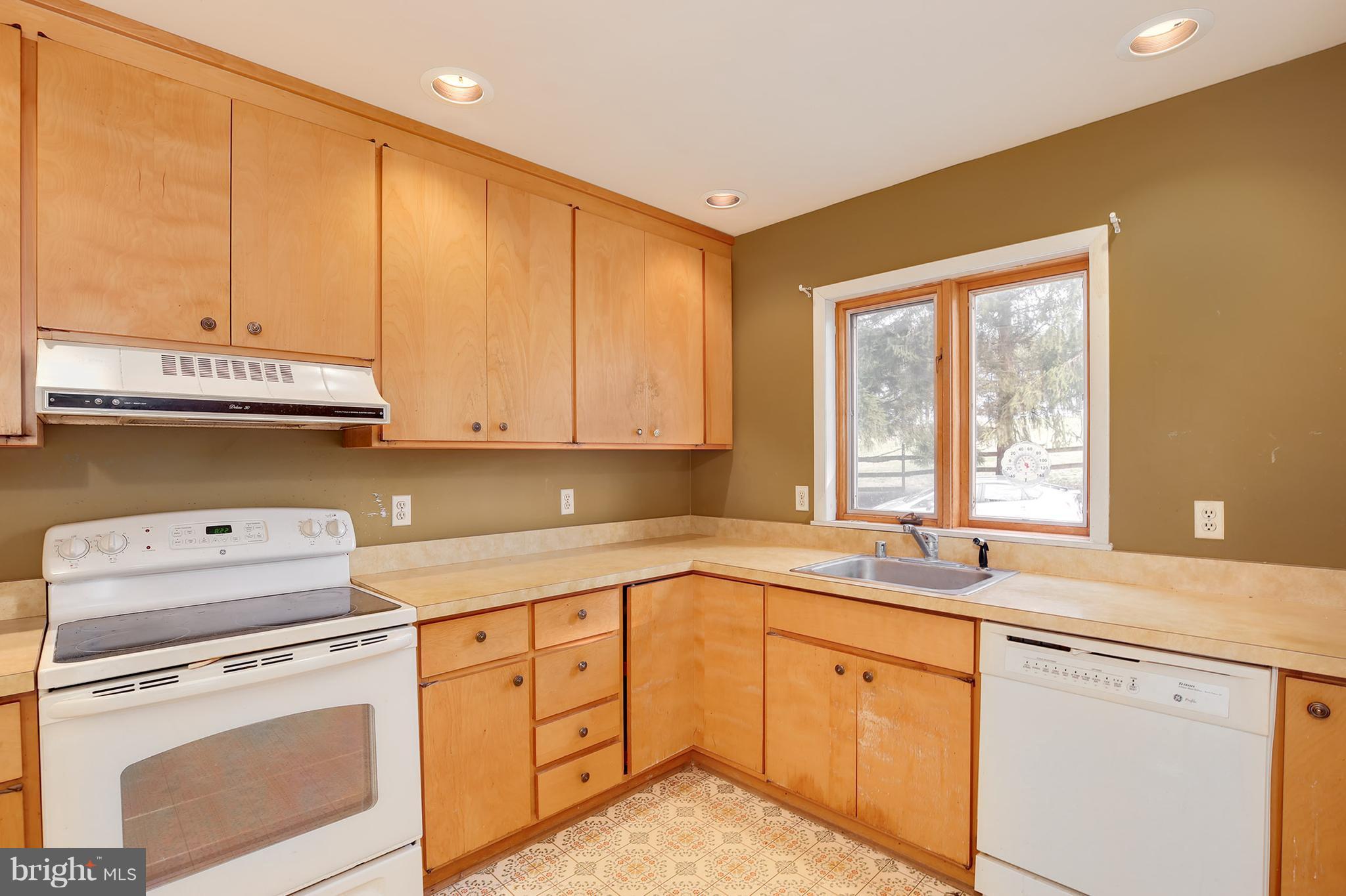 3955 Wayson Road Davidsonville, MD 21035 - Photo 8 of 28 Kitchen