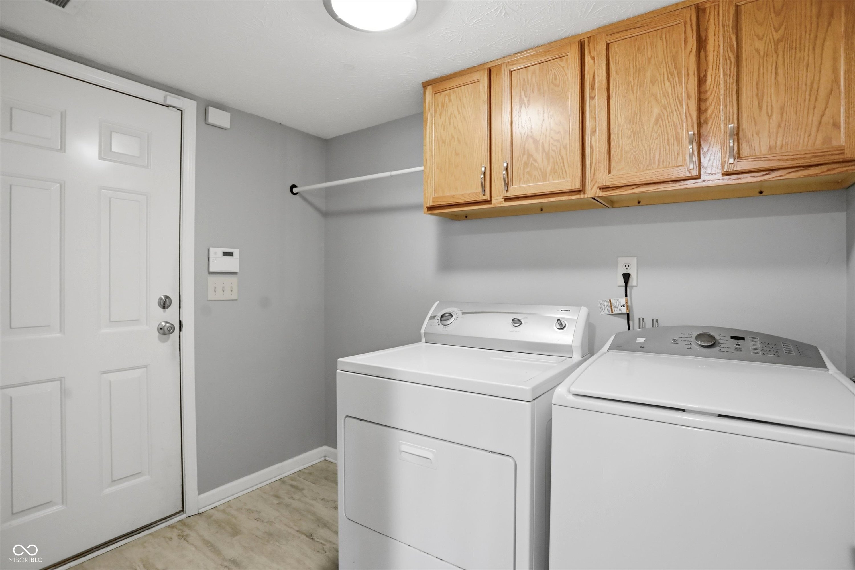 6385 Hillview Circle Fishers, IN 46038 - Photo 17 of 37