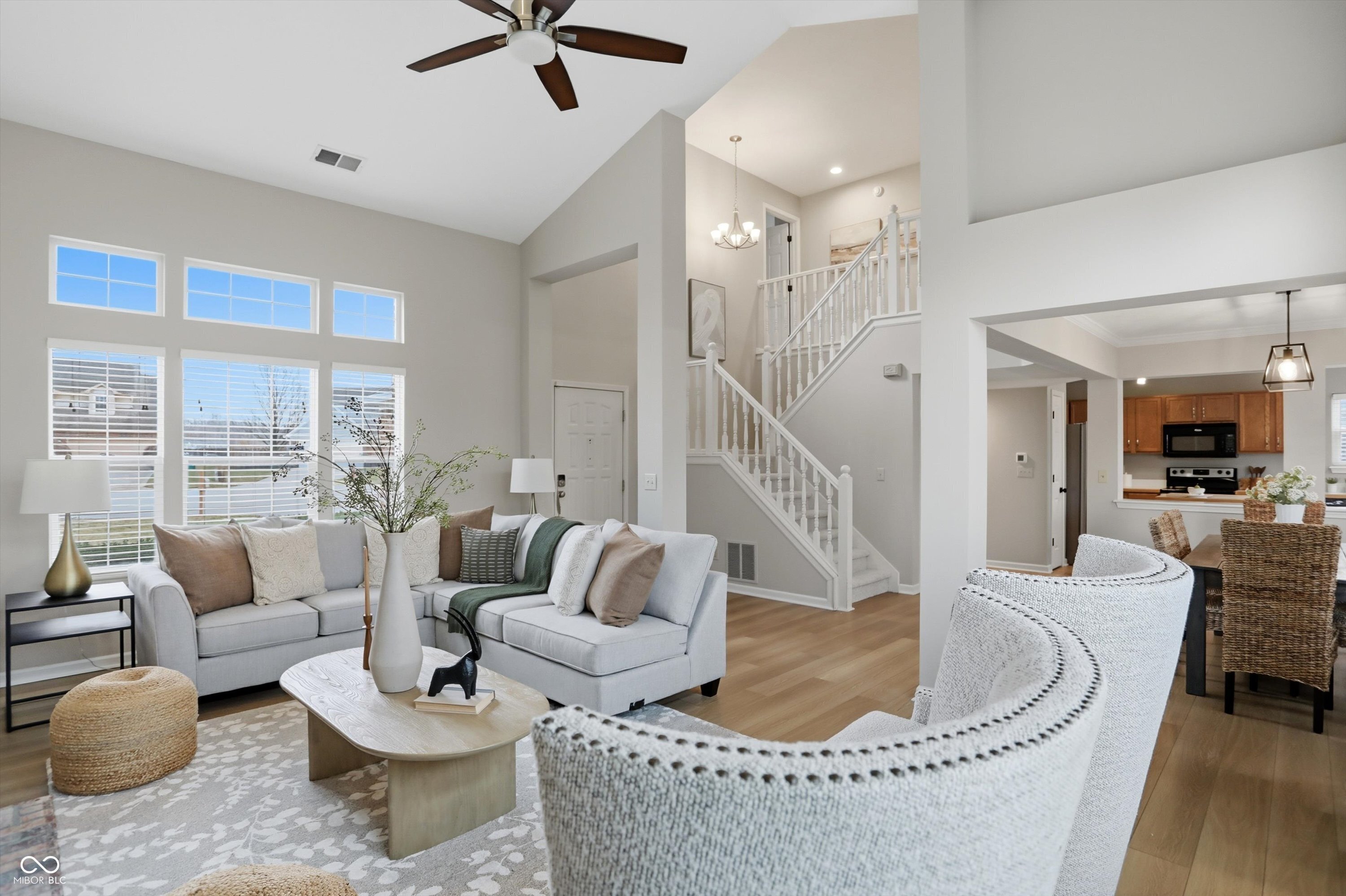 6385 Hillview Circle Fishers, IN 46038 - Photo 4 of 37