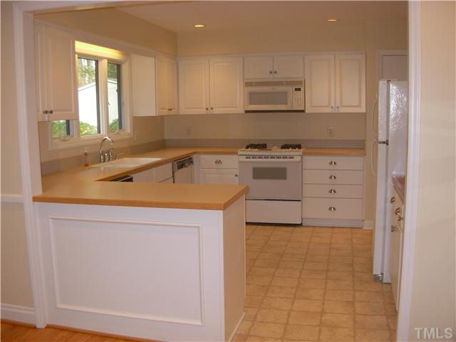 1543 Fountain Ridge Road Chapel Hill, NC 27517 - Photo 6 of 12 Updated Kitchen with Pantry and Gas Cooktop
