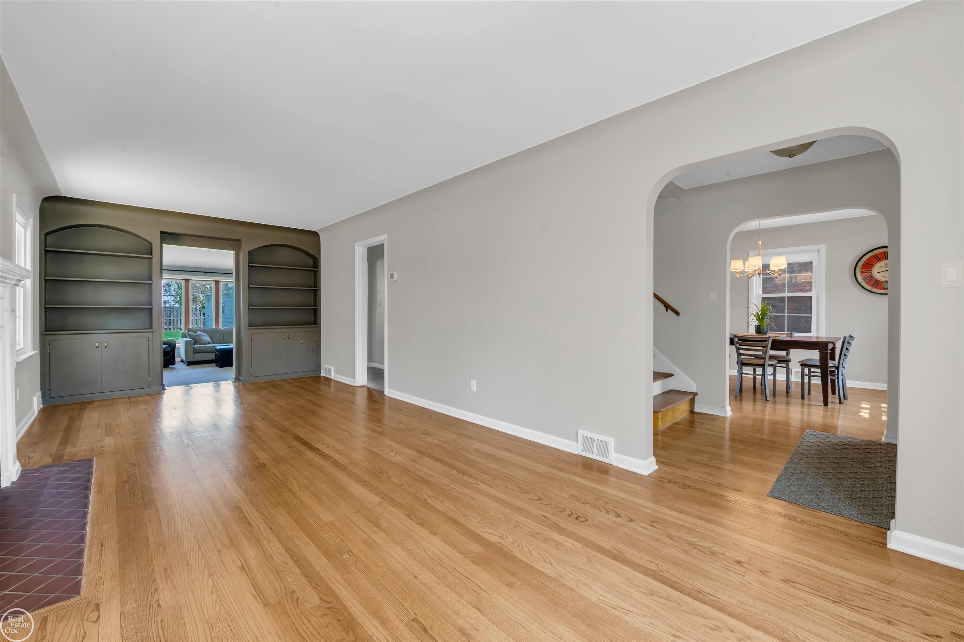 1808 Littlestone Road Grosse Pointe, MI 48236 - Photo 11 of 30 50107167-10.JPG