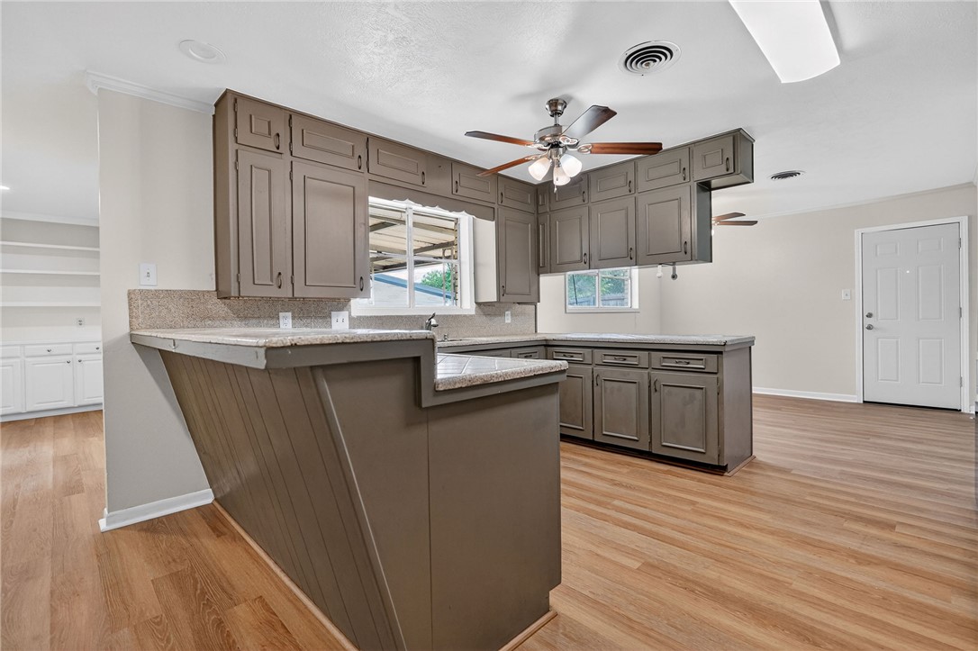 3501 Cavitt Avenue Bryan, TX 77801 - Photo 8 of 40