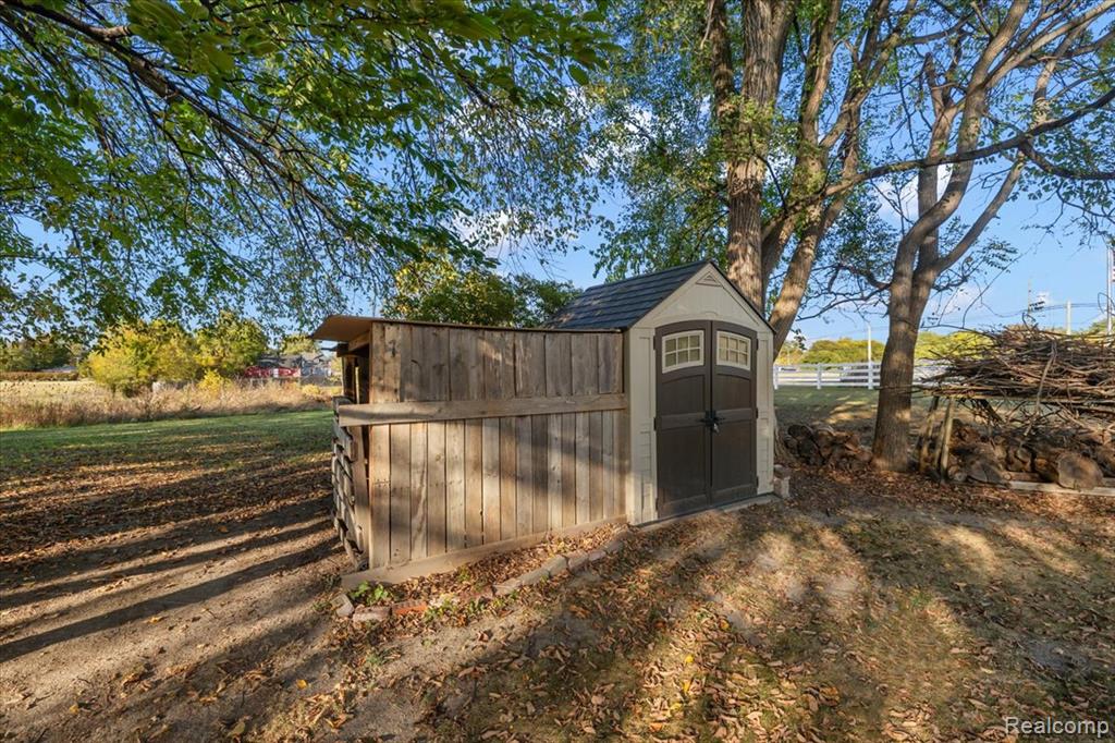 5815 Chicago Road Warren, MI 48092 - Photo 12 of 47