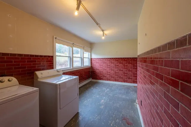 $450,000 | 1011 Quechee-Hartland Road, Hartford, VT 05059