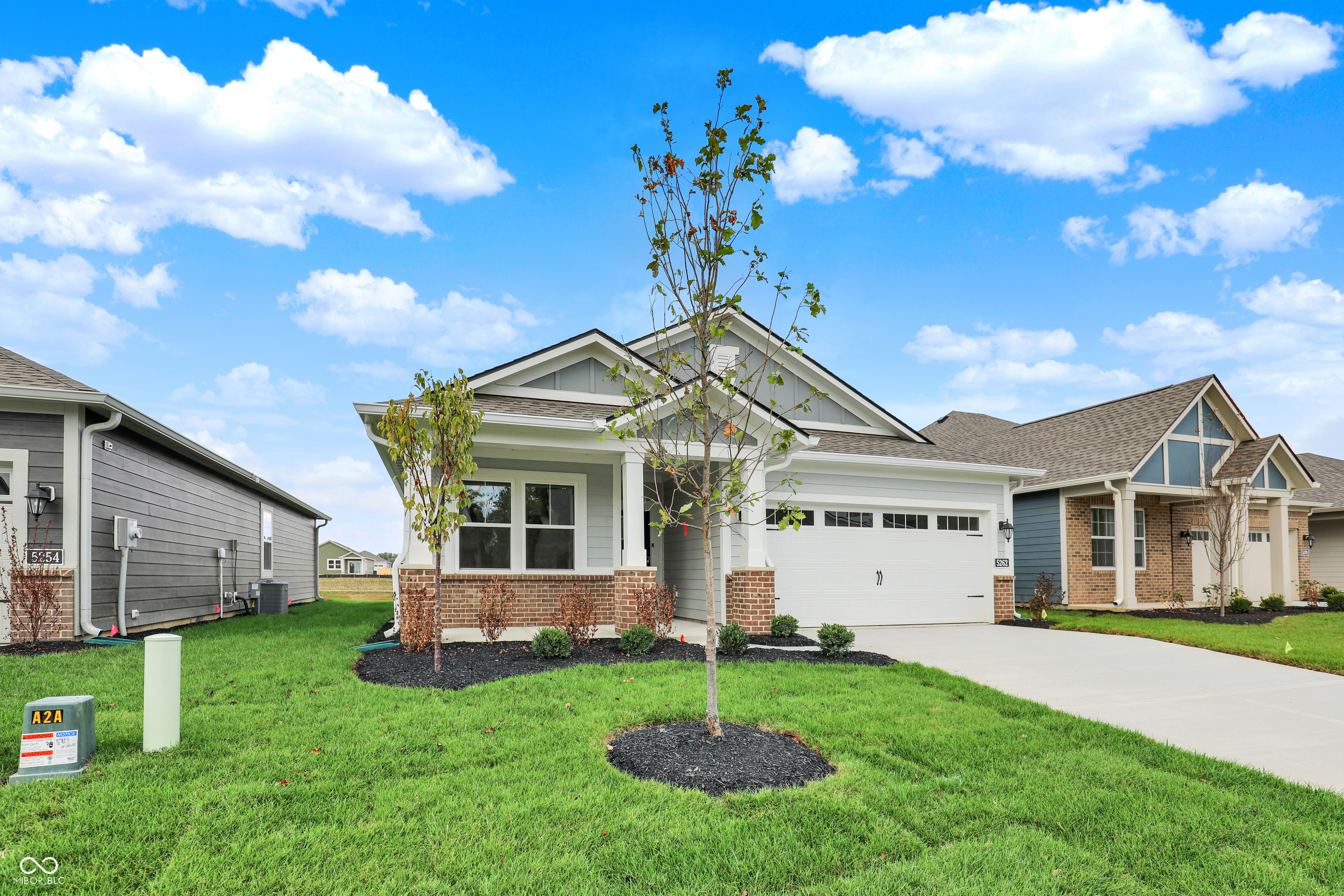 5262 Nettleton Way Avon, IN 46123 - Photo 2 of 35