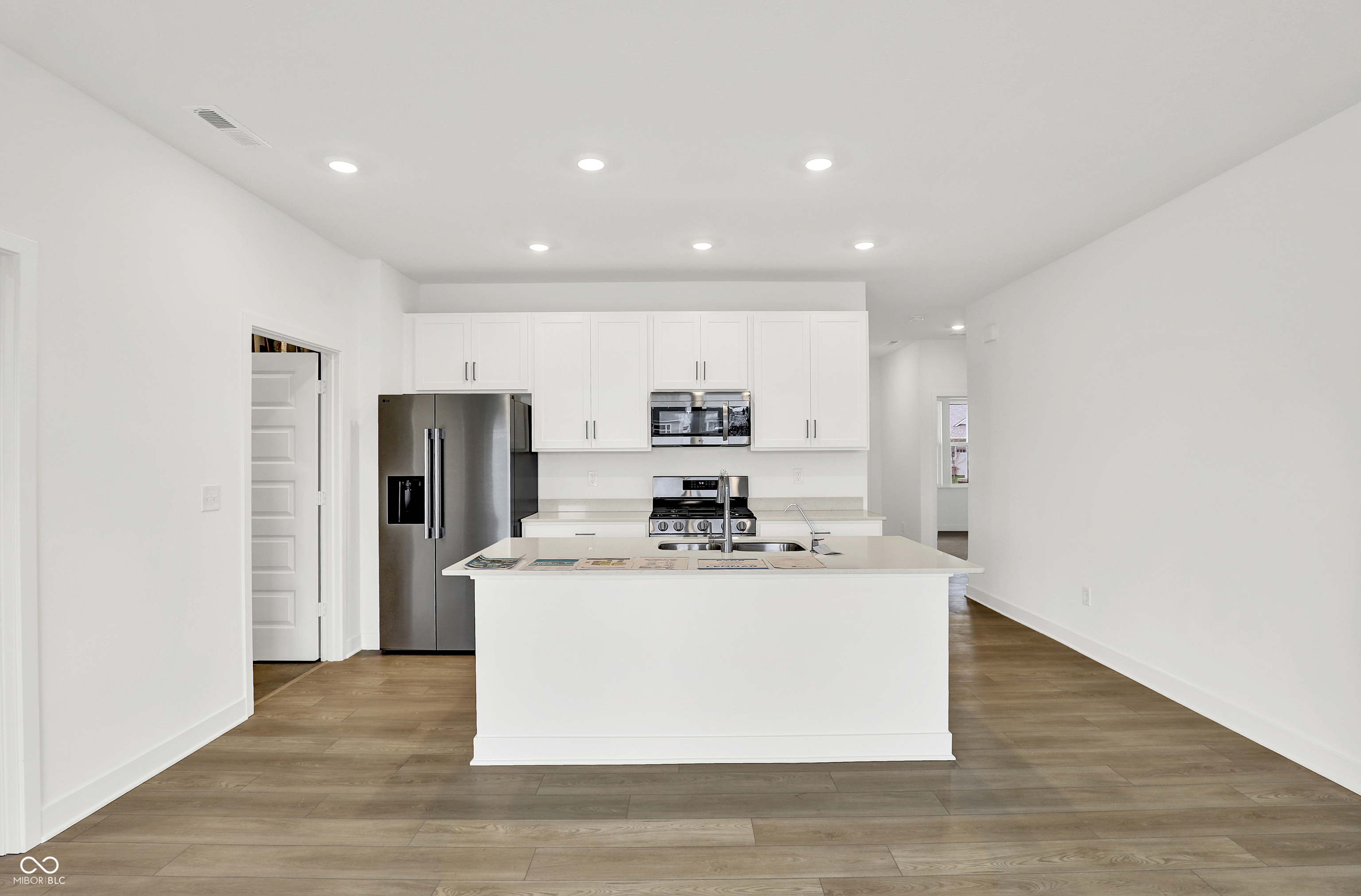 5262 Nettleton Way Avon, IN 46123 - Photo 10 of 35