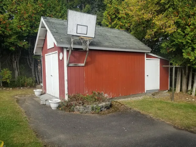 $179,900 | 20 Glendale Road, Caribou, ME 04736