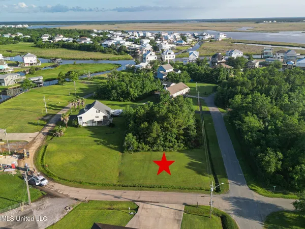 $20,000 | 621 Riverview Drive, Bay St. Louis, MS 39520