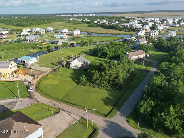 $20,000 | 621 Riverview Drive, Bay St. Louis, MS 39520